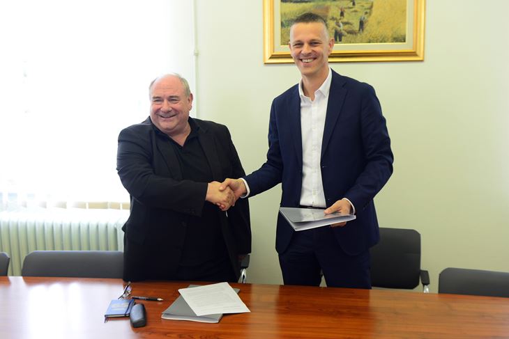 Alfio Barbieri i Valter Flego nakon potpisivanja sporazuma (Dejan ŠTIFANIĆ)