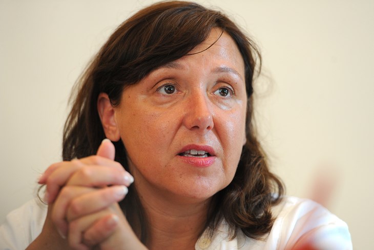 Irena Hrstić (M. MIJOŠEK)