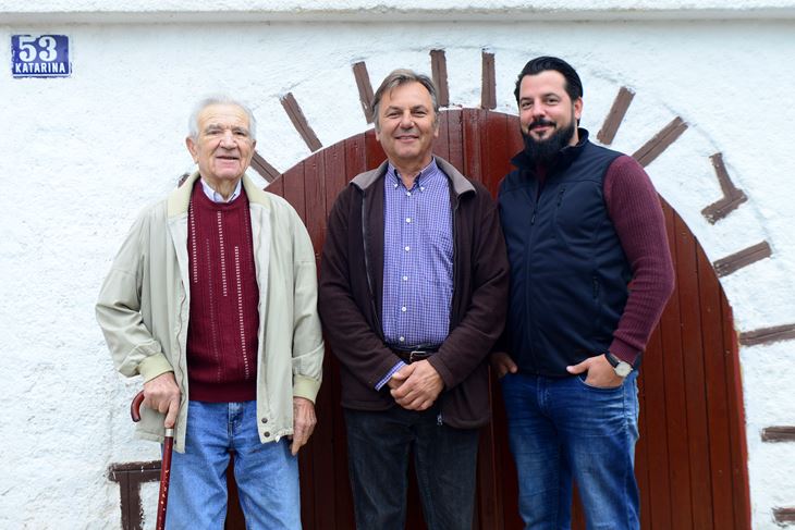 Tri generacije obitelji Bellani u Jakovicima na broju 53 - Francesco, Stelio i Daniel (Dejan ŠTIFANIĆ)