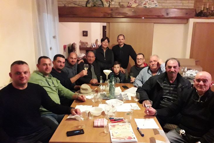 Organizatori i članovi žirija "privatnog" Martinja u naselju Sarbarica