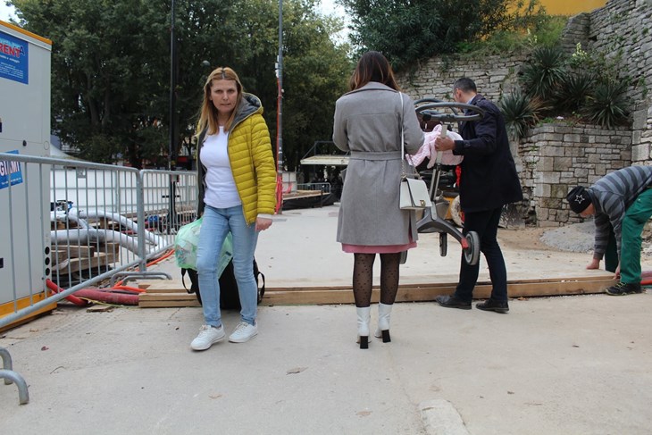 Prepreke do Adventa - nije lako ni s dječjim kolicima, kamoli u invalidskim
