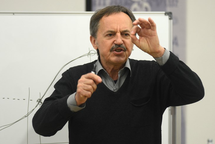 Dr. Slavko Sakoman (D. ŠTIFANIĆ)