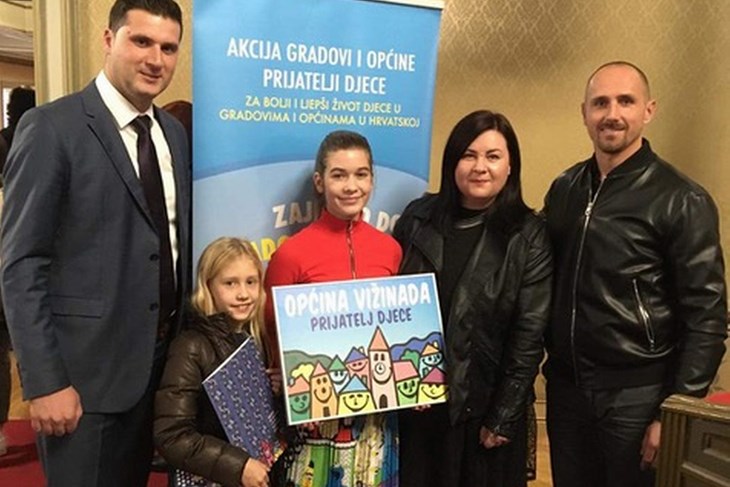 Predstavnici Vižinade s nagradom Općina Vižinada - Prijatelj djece 