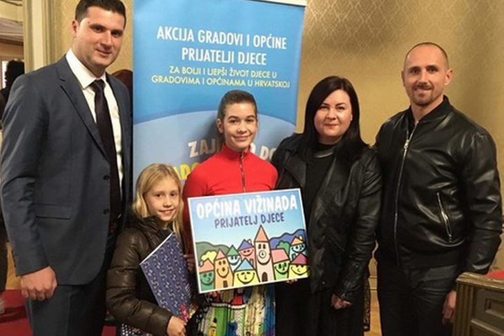 Predstavnici Vižinade s nagradom Općina Vižinada - Prijatelj djece 