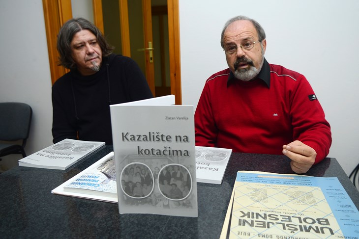 Danijel Mikulaco i Zlatan Valerija na predstavljanju knjige u pulskim prostorima Matice hrvatske (Dejan ŠTIFANIĆ)