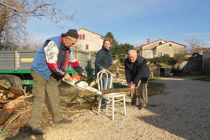 Pripreme za žive jaslice (M. RIMANIĆ)