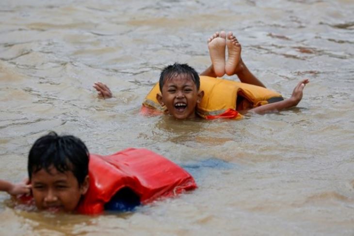 REUTERS