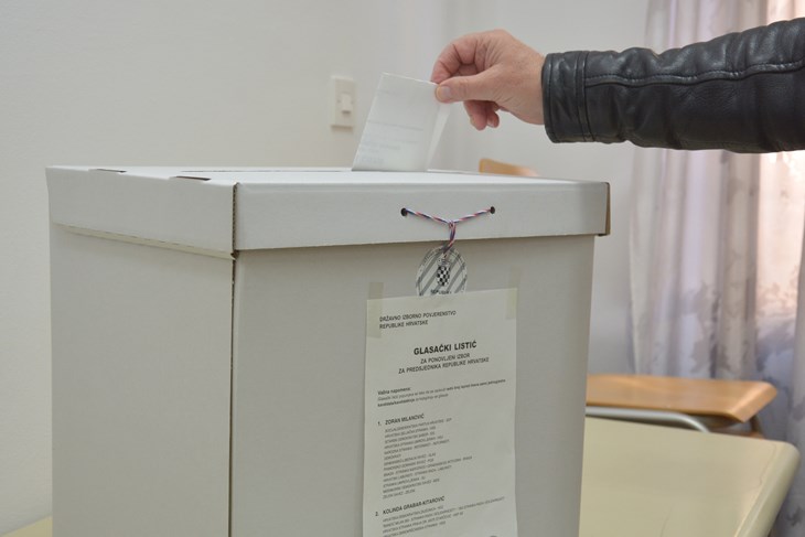 (Neven LAZAREVIĆ)