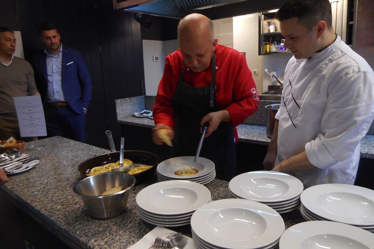 Chef Robert Perić spravio je jela istarskog goveda uz korištenje tradicionalnih namirnica (A. DAGOSTIN)