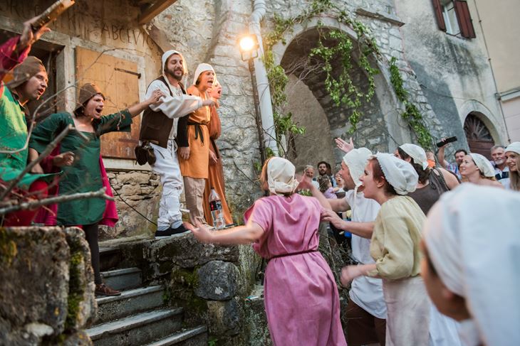 Legenda o trnoplesarima - pričanje priča u režiji Istra Inspirita