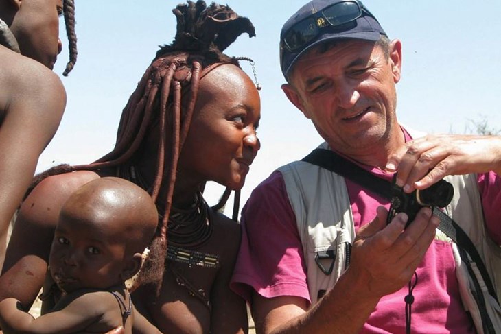 Stipe Božić s narodom Himba u Namibu velikoj pustinji u jugozapadnoj Africi 