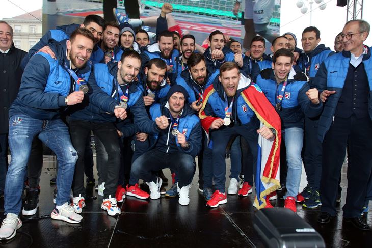 Doček naših rukometaša na Trgu bana Jelačića (Damjan TADIĆ/CROPIX)