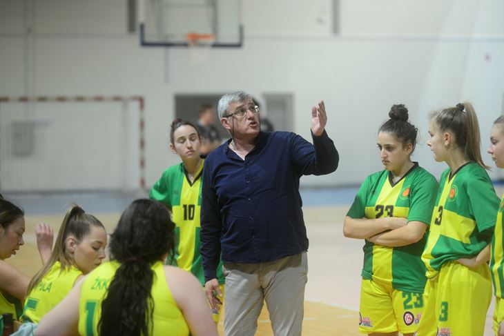 Izgubile prvoligaški status - Igračice Brionke i trener Ivan Đukić (Dejan ŠTIFANIĆ)