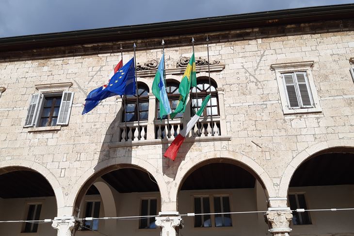 Pulska Gradska palača (Zvjezdan STRAHINJA)
