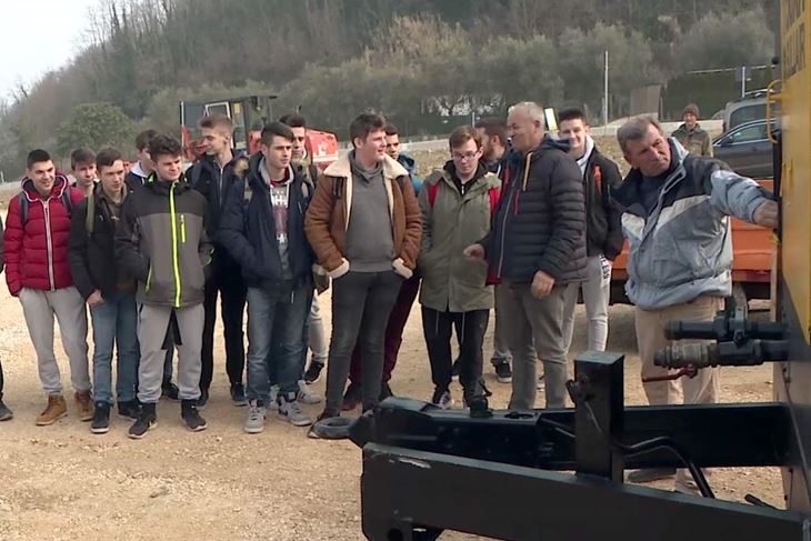 Srednjoškolci na terenu…