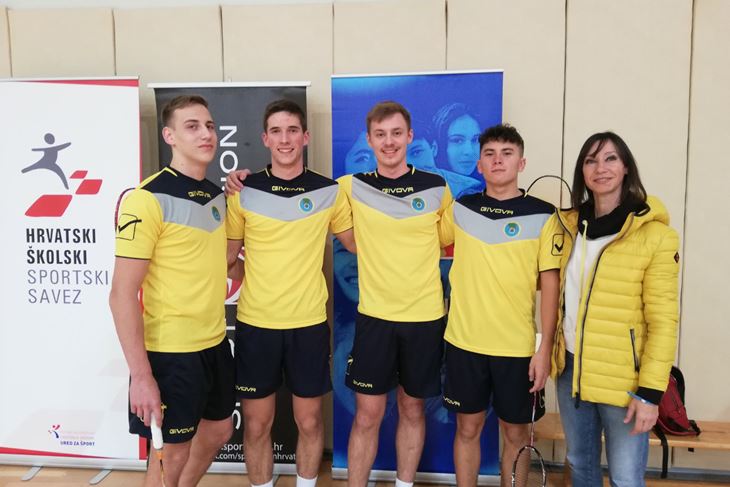 SREBRO U BADMINTONU - Momčad pulske Gimnazije
