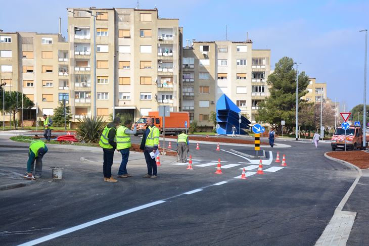 (N. LAZAREVIĆ)