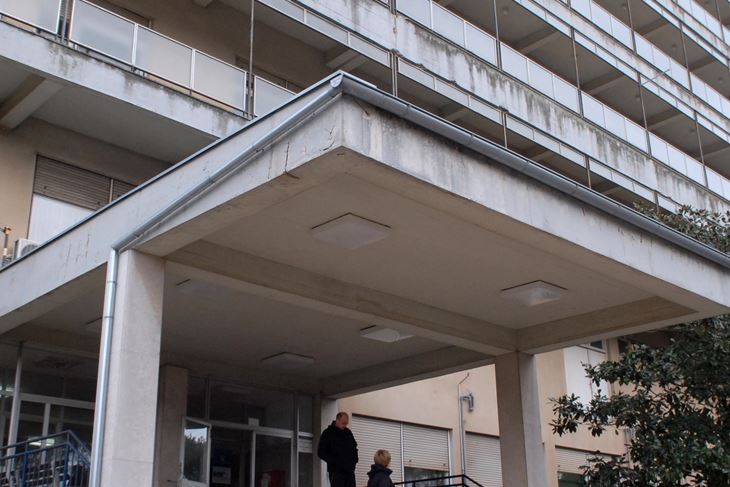 Pacijenti oboljeli od koronavirusa bit će zbrinuti u staroj zgradi ginekologije (Milivoj MIJOŠEK)