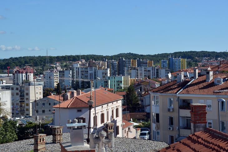 (Neven LAZAREVIĆ)