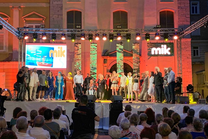 Press MIK