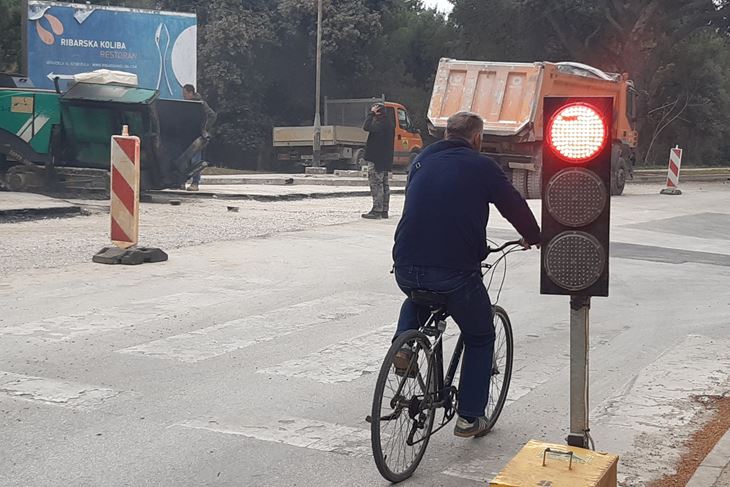 Radovi na raskrižju kod Ribarske kolibe (Z. STRAHINJA)