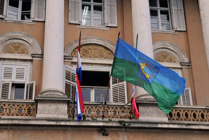 (N. LAZAREVIĆ)