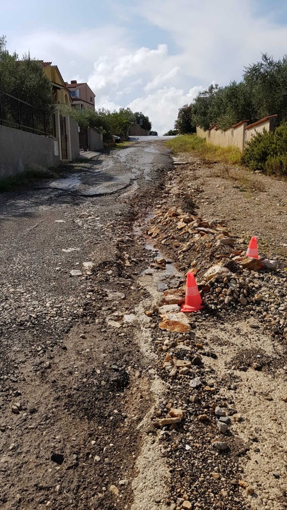 Problem s prilaznim putom u Ližnjanu