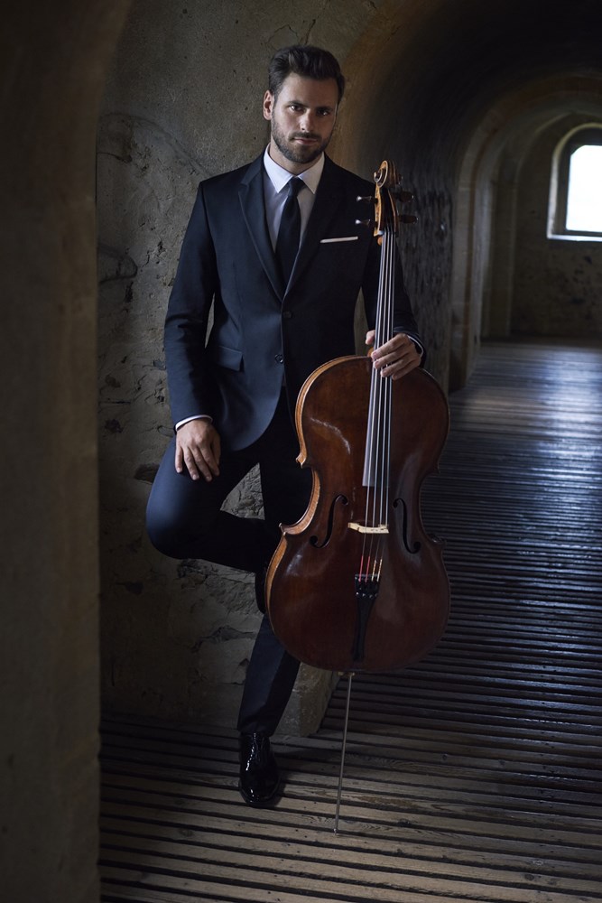 Stjepan Hauser (Roger RICH)