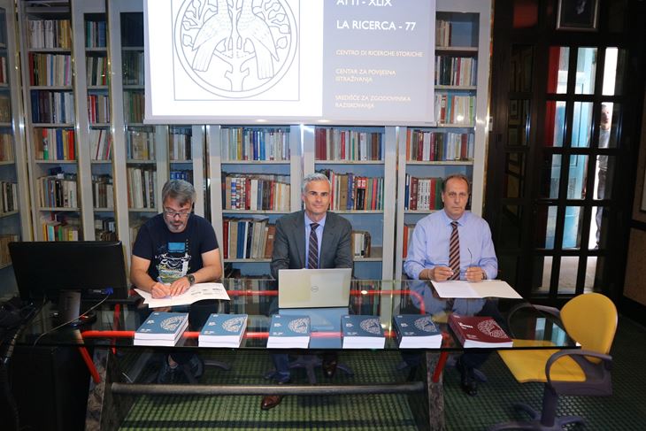 Nicolo' Sponza, urednik glasila La Ricerca, Raul Marsetič direktor Centra i Rino Cigui, glavni urednik publikacije Atti