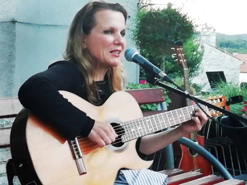 Elis Lovrić (Tea TIDIĆ)