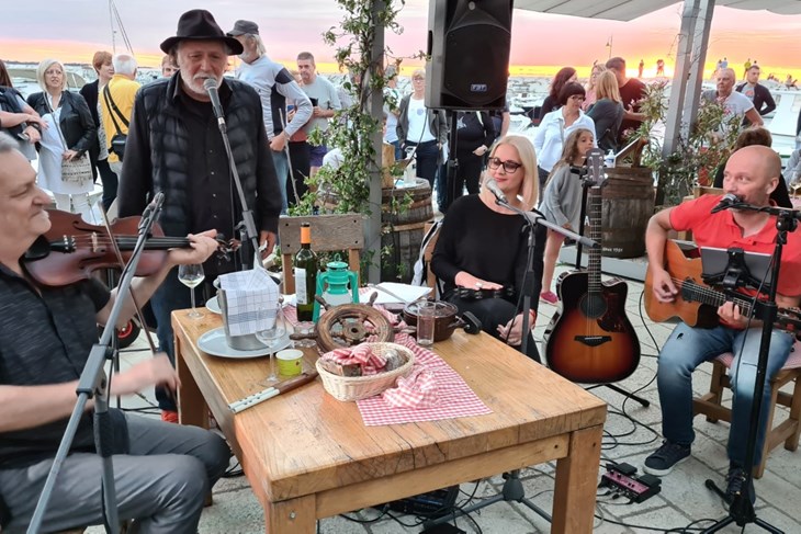 Dario Marušić, Rade Šerbedžija, Irena i Mauro Giorgi (Tasha Neego)