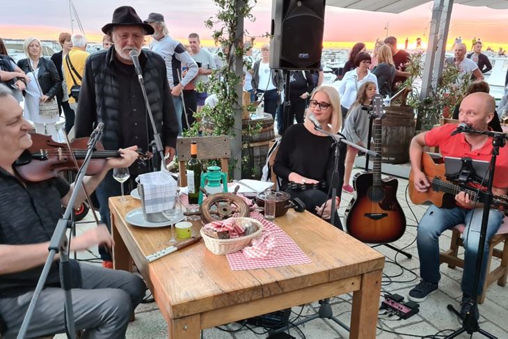 Dario Marušić, Rade Šerbedžija, Irena i Mauro Giorgi (Tasha Neego)