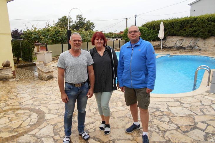 Obitelj Sauerland iz Dortmunda na ljetovanju u Kašteliru (Davor ŠIŠOVIĆ)