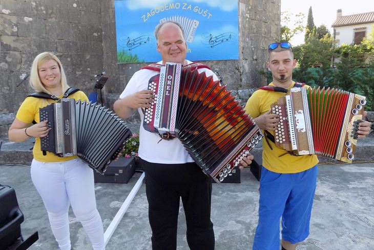 Trio Kunfin: Valentina Carpenetti, Damir i Silvio Ugrin (Gordana ČALIĆ ŠVERKO)
