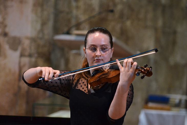 Lucia Lyon u crkvi sv. Franje (Branislav Danevski)