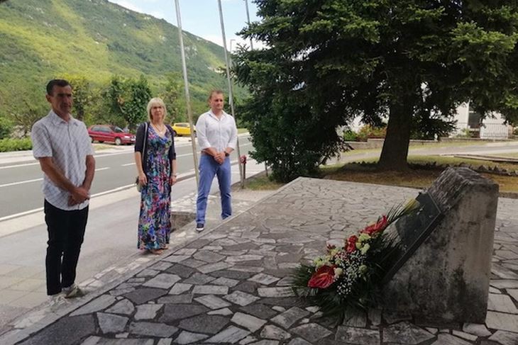 Polaganje vijenca na spomenik žrtvama fašizma u Lupoglavu (M. RIMANIĆ)