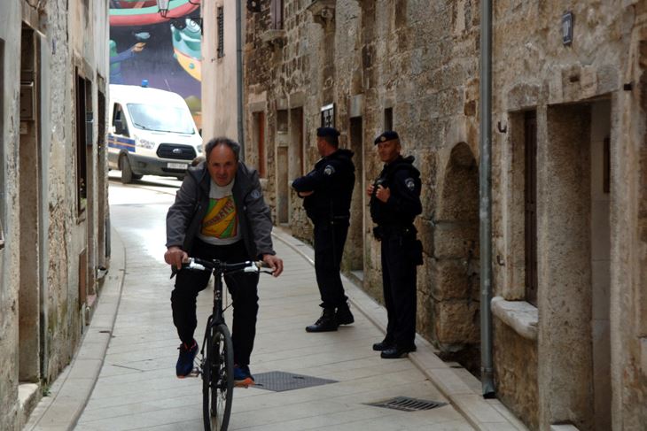Prisutnost policije daje veći osjećaj sigurnosti stanovnicima i gostima (ARHIVA/ILUSTRACIJA)
