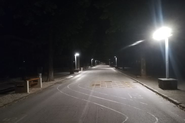 Šetalište pazinske gimnazije noću (Anđelo DAGOSTIN)