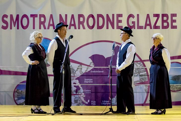 S jedne od smotra folklora (Arhiva)