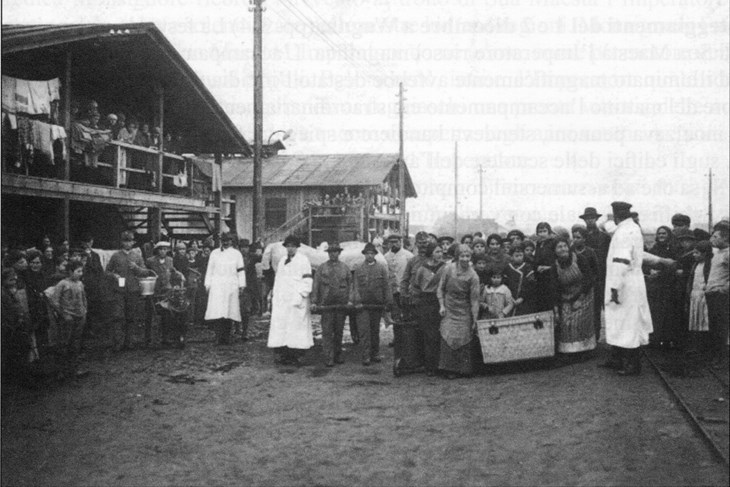 Izbjeglice pri dolasku u logor Wagna