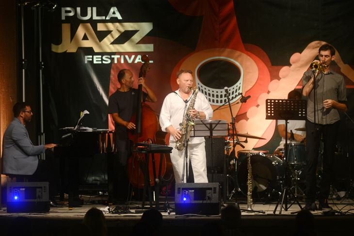I ove godine nastupaju Oleg Kireyev i Branko Sterpin (Dejan ŠTIFANIĆ)