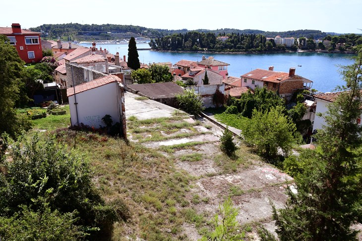 (M. MIJOŠEK)