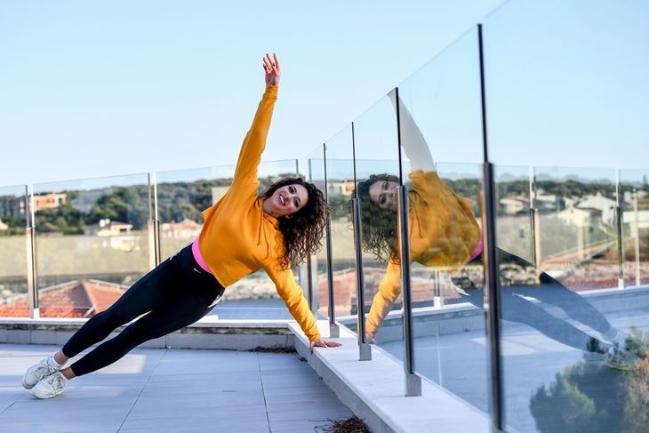 Maja Kozina s mamama radi na vježbama snage