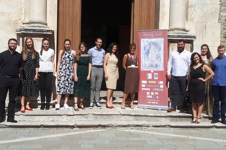 Ansambl mladih istarskih glazbenika s domaćinima festivala