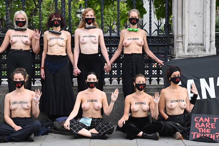 Prosvjednice globalnog pokreta Extinction Rebellion u Londonu (EPA)