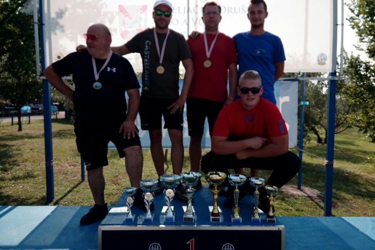 PREGRŠT PEHARA I MEDALJA - Strijelci kluba Eustahije Divšići