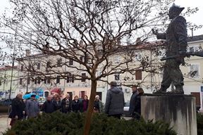 Spomenik Joakimu Rakovcu u Poreču, predsjednik NOO-a za Istru