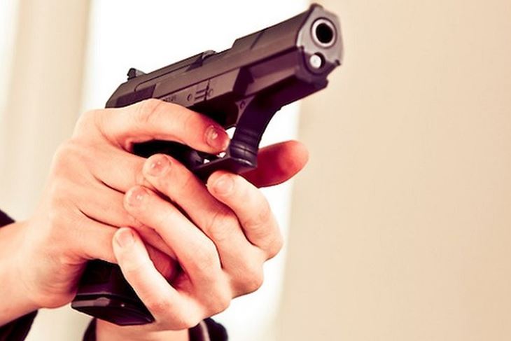 pljacka, razbojnistvo, razbojnica, pljackasica, pistolj