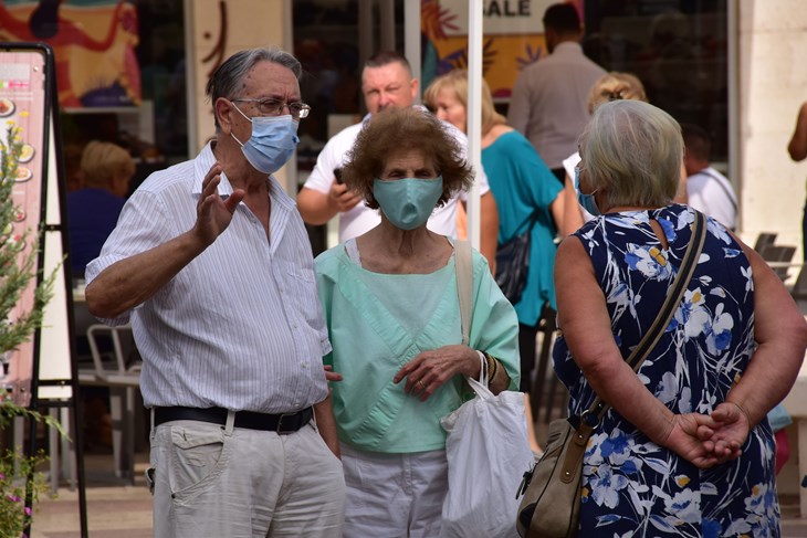 U Istri se poštuje odredba o nošenju maski (Snimio Duško Marušić Čiči)