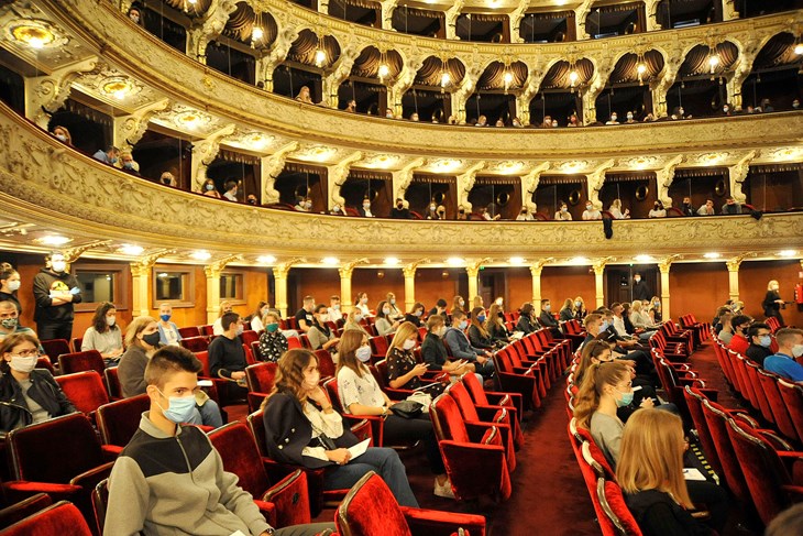 RI3009ED1.jpg RIJEKA 30.09. 2020. RIJEKA KAZALISxTE IVAN ZAJC MEDICINSKI FAKULTET PRIJEMNO PREDAVANJE ZA BRUCOSxE I INAUGARICIJA NOVOG DEKANA GORANA HAUSERANA FOTO: SNIMIO: SERGEJ DRECHSLER 